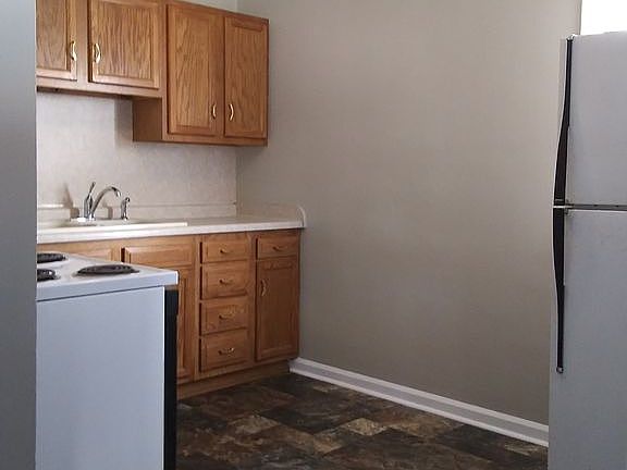 3rd image of 1313 N McKaig Ave