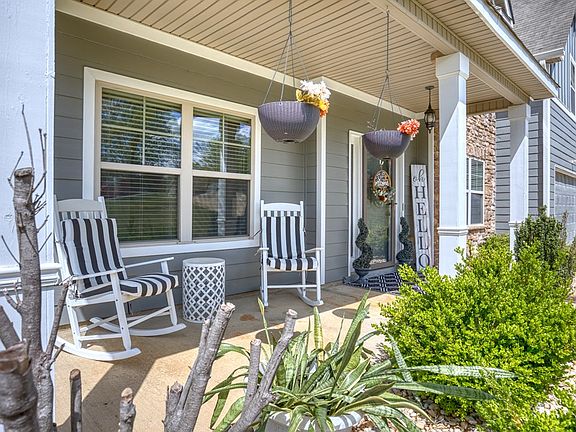 3rd image of 113 Blue Spruce Dr