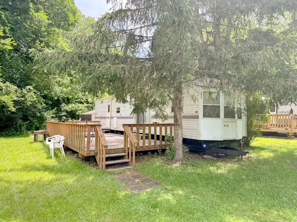 17/91 Woodhaven Dr E, Sublette, IL 61367