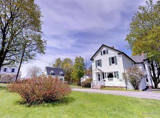 7 Hill St, Calais, ME 04619