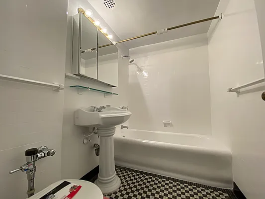 Rented by Compass | media 12