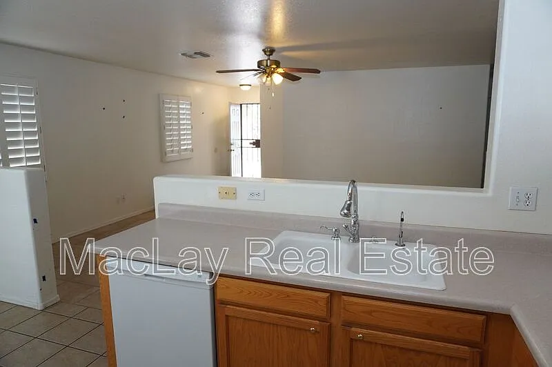 3 bed, 2.0 bath, 1440 sqft, $1,695 — Photo 4