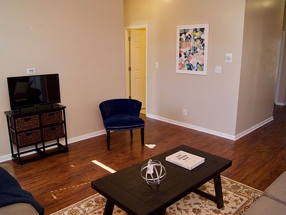 5th image of 679 Elijah St