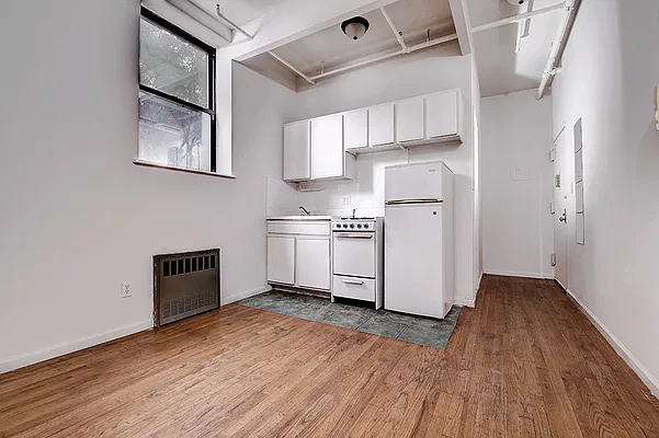 Rented by Urbane Brokerage | media 1