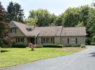 45 Parkview Ct, Crystal Lake, IL 60012