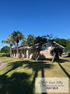 3rd image of 8 Country Club Rd #8