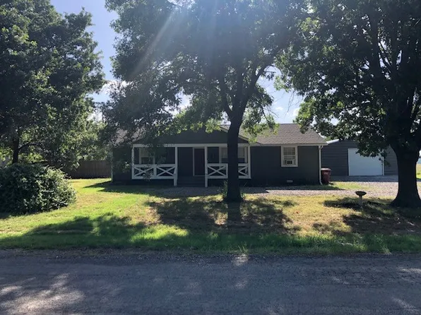 1601 Cedar St, Bonham, TX 75418