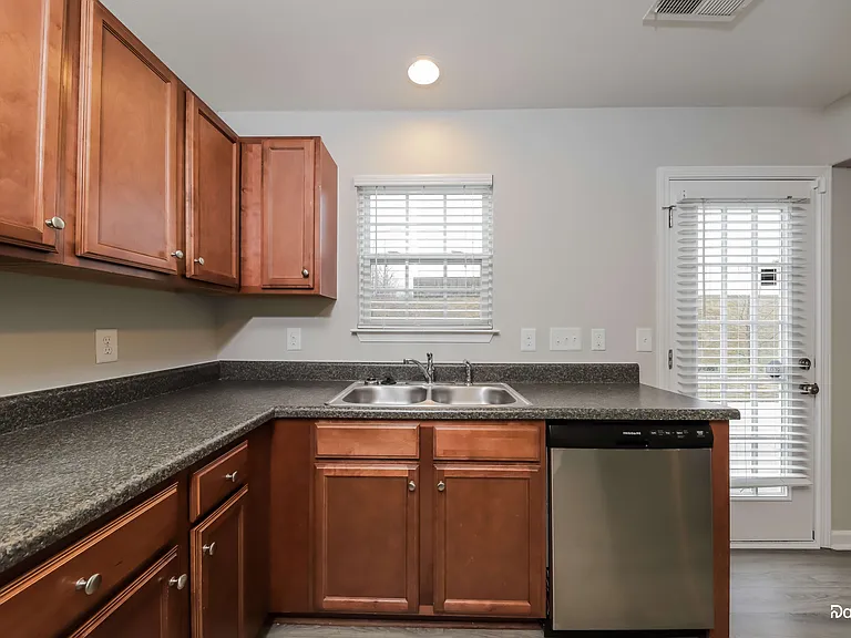 658 Switchback Ct — Photo 5