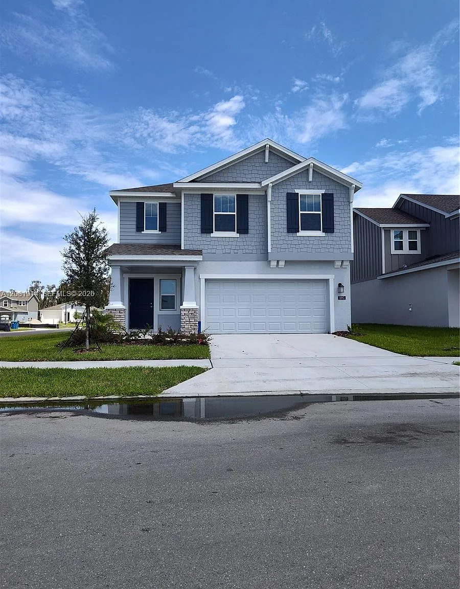 4 bed, 2.5 bath, $2,250 — Photo 1