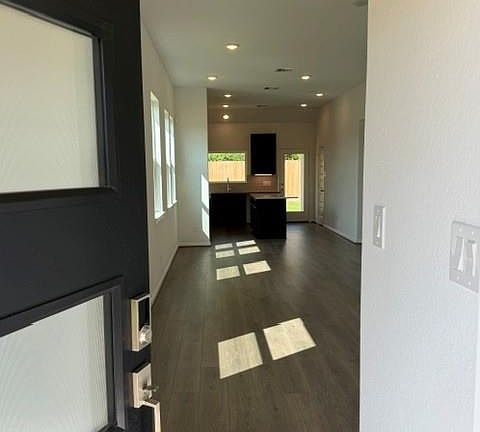 3rd image of 4710 Magnolia Montoya Dr