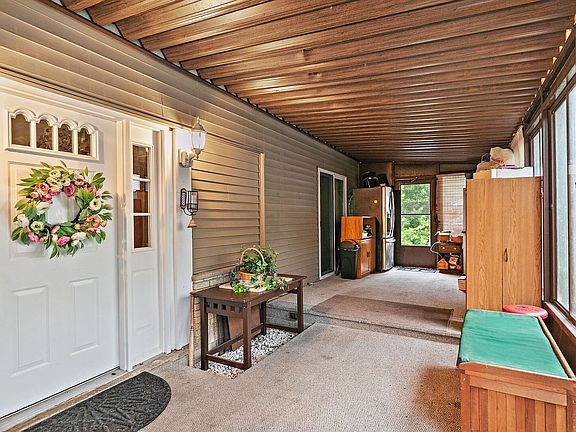 4th image of 38 Elm Ave