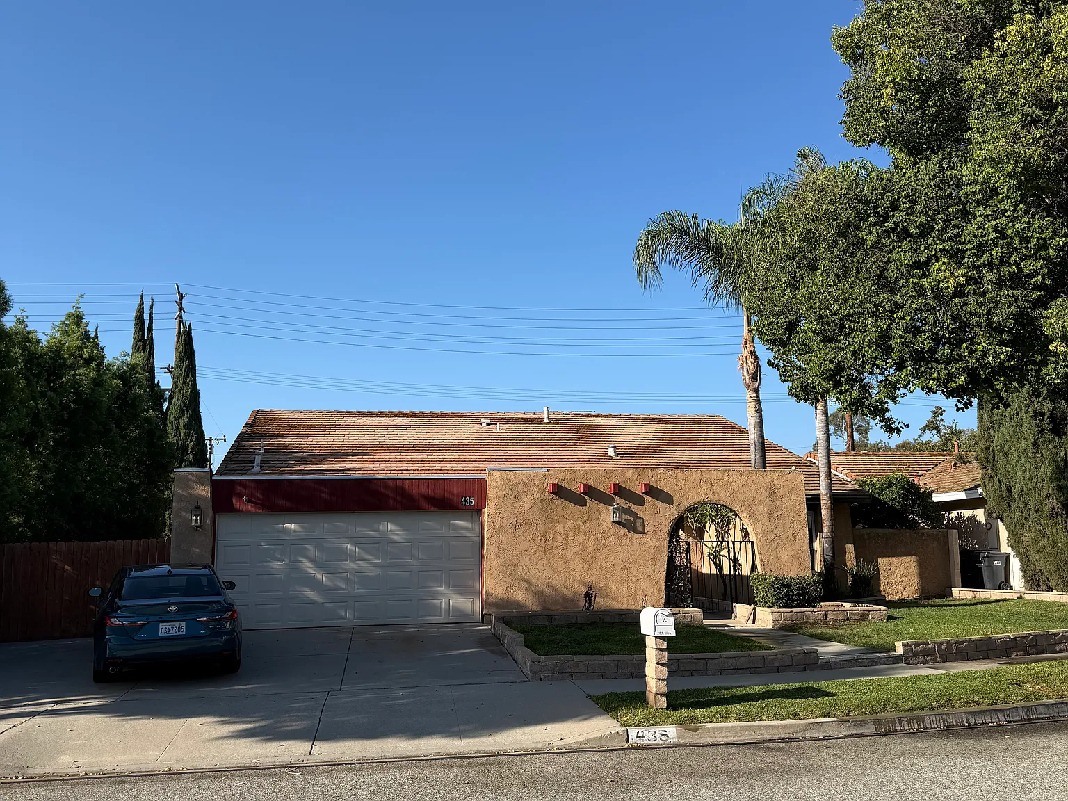 4 bed, 2137 sqft, $4,450 — Photo 2