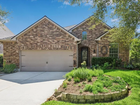 2 Woodmoor Pl, Magnolia, TX 77354