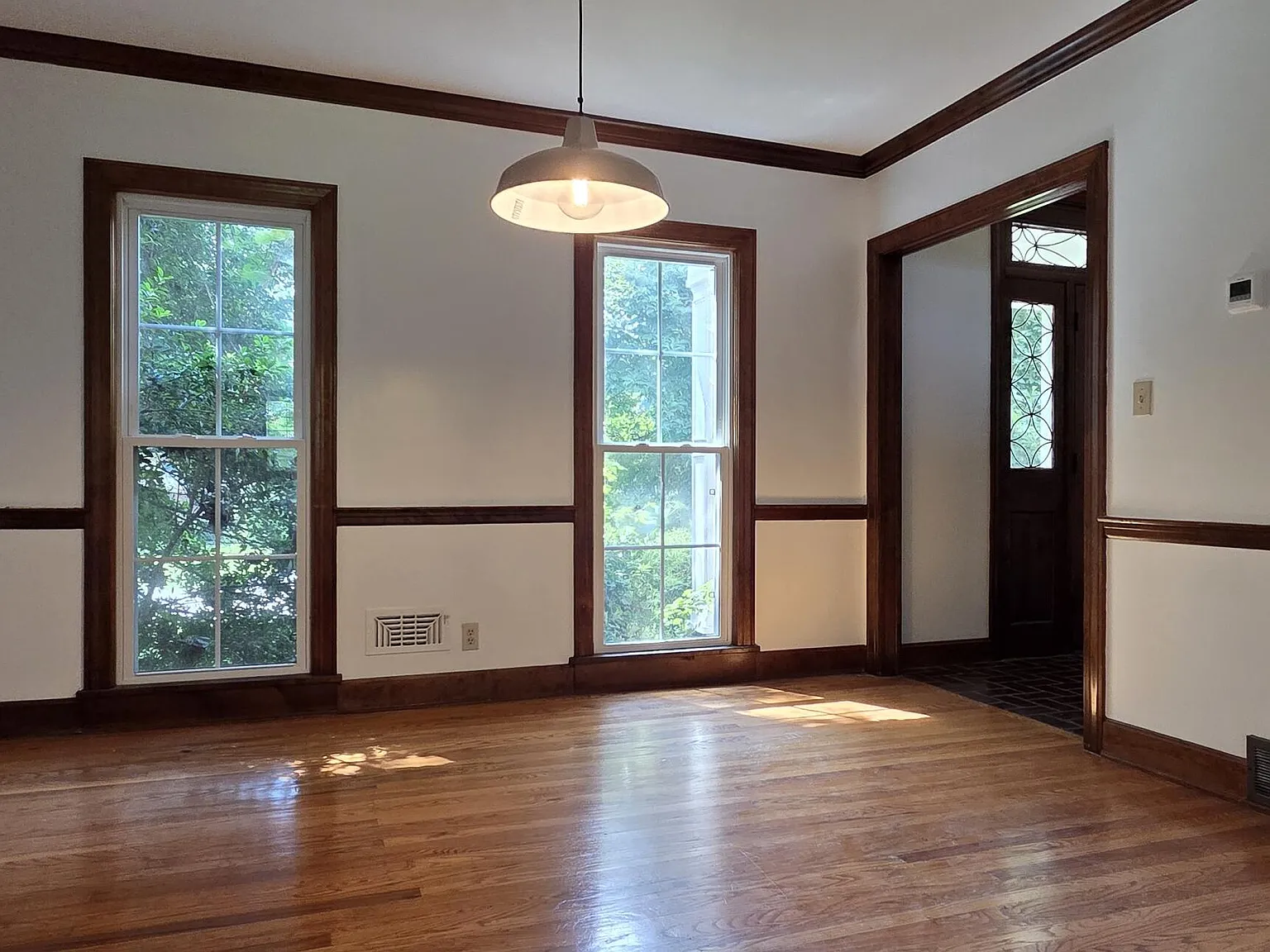 4 bed, 2.5 bath, 2700 sqft, $3,250 — Photo 4