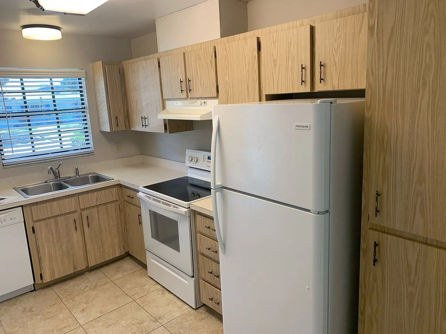 Eustis 2 Bed, 2 Bath Condo — Photo 2
