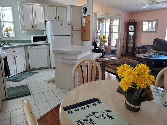 4th image of 305 Killarney Cay