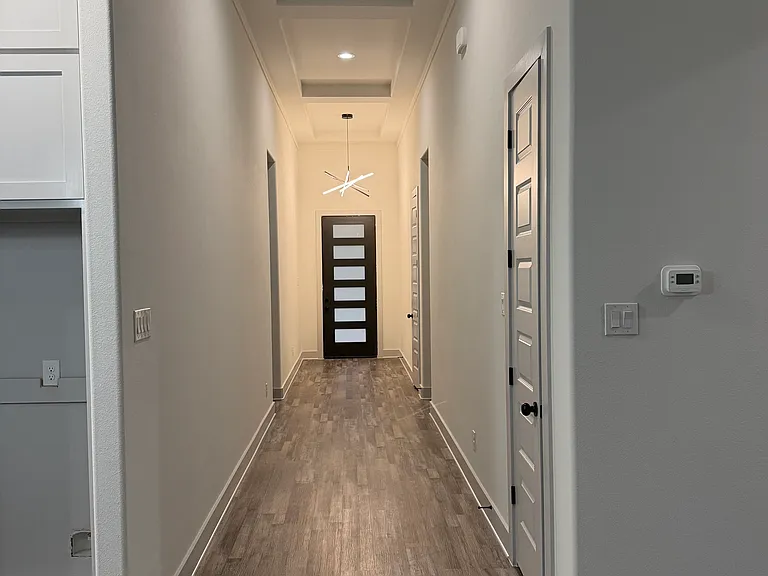 7215 Thurston Dr — Photo 5
