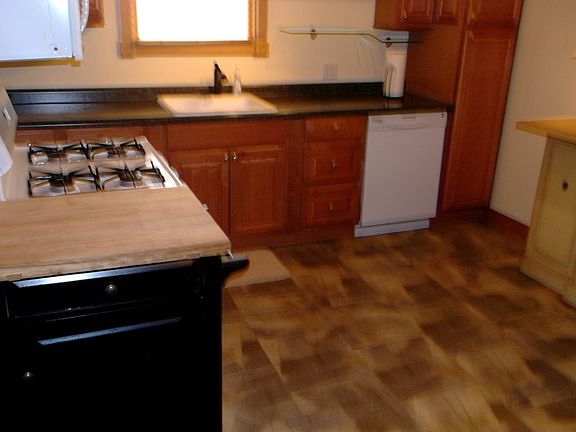 5th image of 13141 Playfield Dr