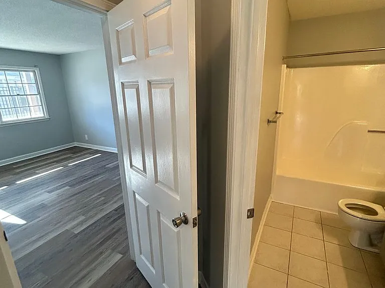 1205 Tiffany Ln #G — Photo 17