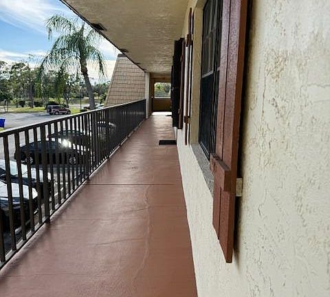 3rd image of 4175 Oak Terrace Drive