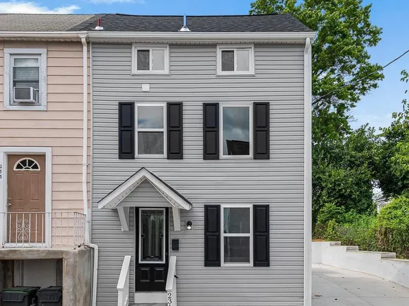 231 Saint Marys St, Phoenixville, PA 19460