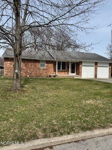 42 N Melody Ln, Waterville, OH, 43566