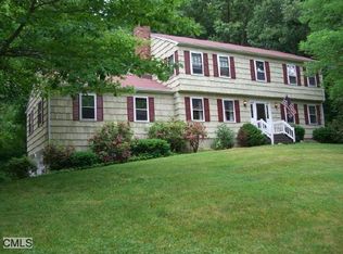 35 Paugussett Rd, Sandy Hook, CT 06482