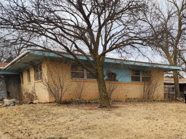 214 Pawnee Rd, Foss, OK 73647