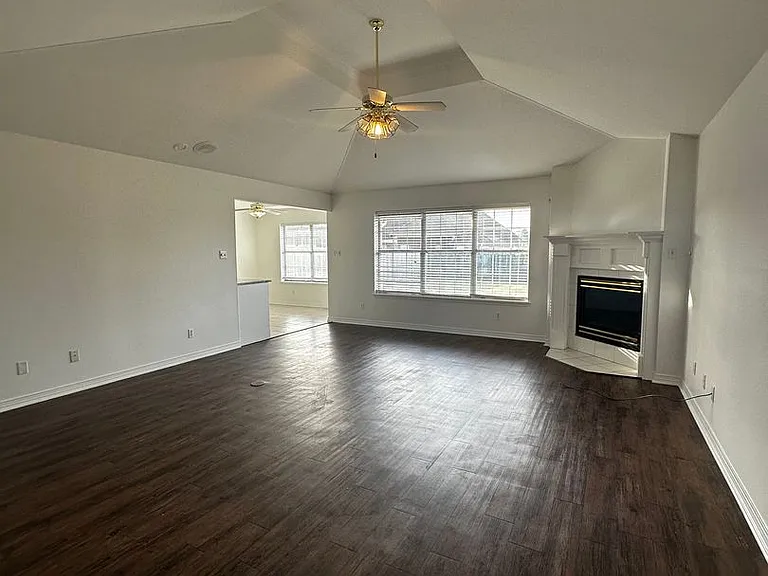 3800 Fern Ridge Dr — Photo 2