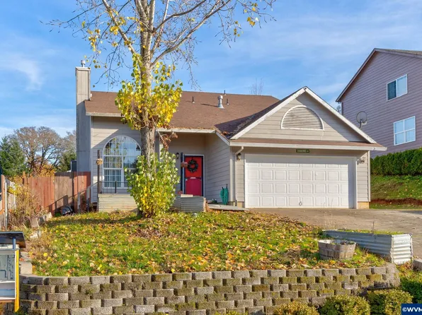 810 SW Bales Ave, Willamina, OR 97396