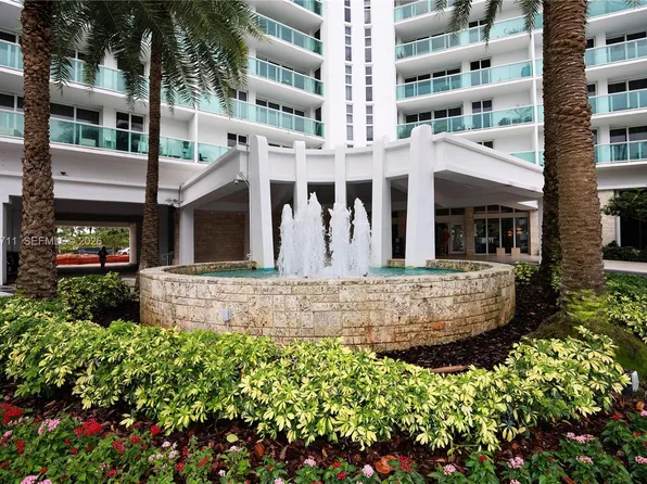 100 Bayview Dr APT 527, Sunny Isles Beach, FL 33160