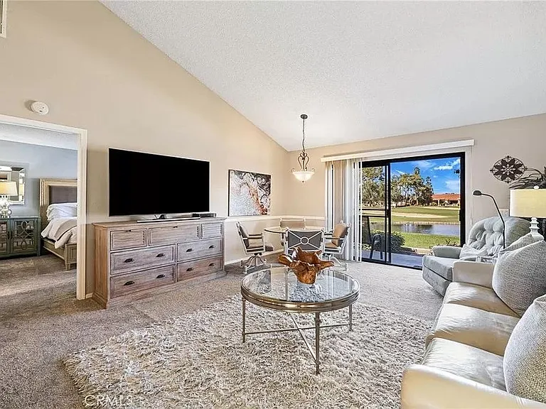 40268 Bay Hill Way — Photo 2
