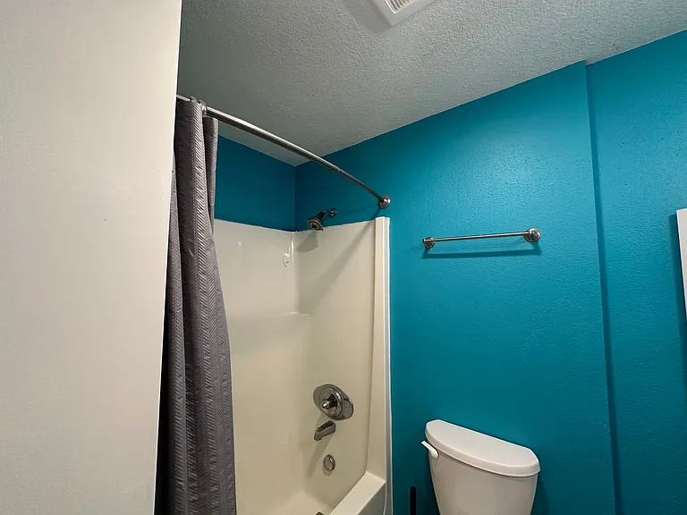 1479 Greenville Dr — Photo 17