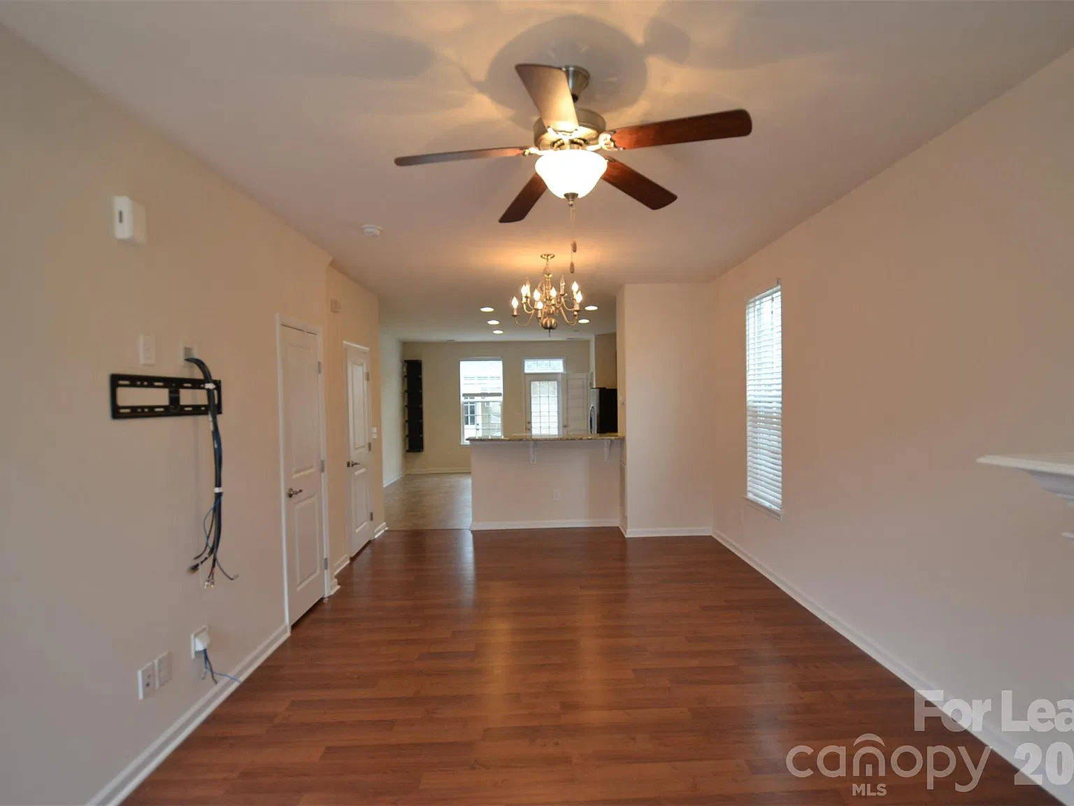 2 bed, 2.5 bath, 1152 sqft, $1,700 — Photo 3