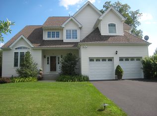 16 Loomis Dr, Baldwin Place, NY 10505