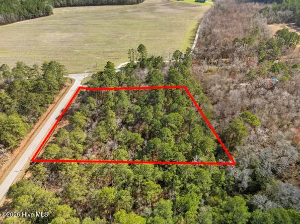 1 Page Road, Burgaw, NC 28425