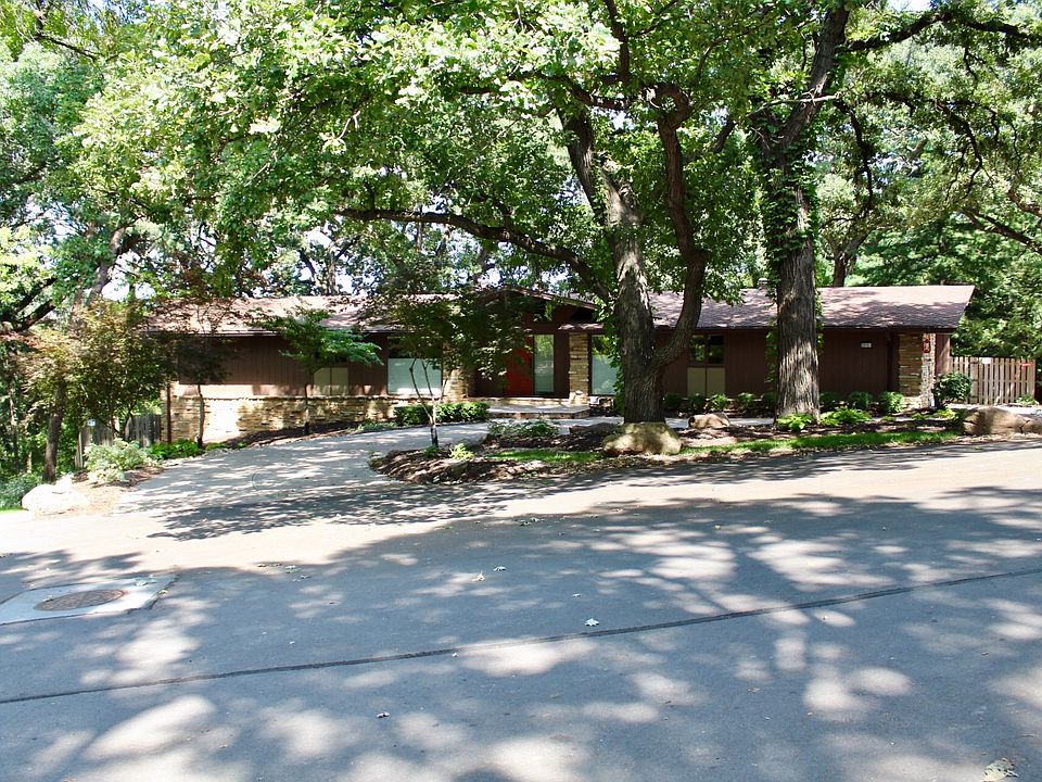 2nd image of 2515 S 95th Cir