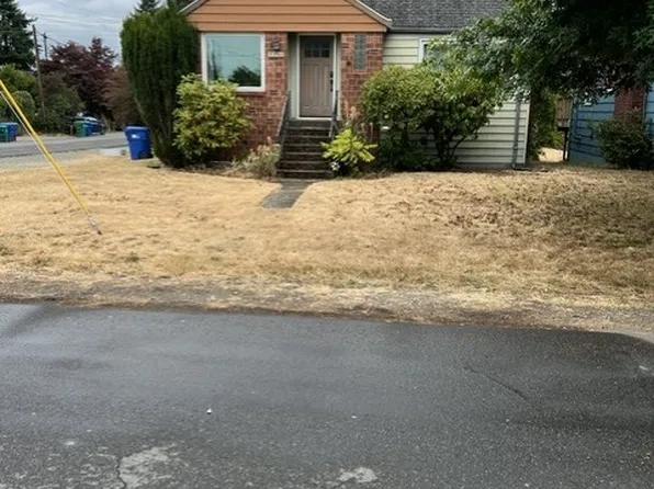 9756 Dayton Ave N, Seattle, WA 98103