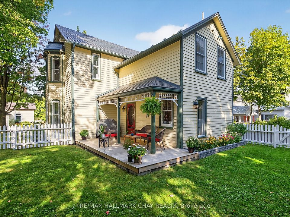 1st image of 221 Prospect St