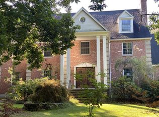 1 Donnelly Dr, Dover, MA 02030