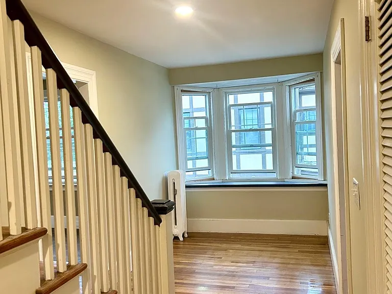 555 Lloyd Ave — Photo 9