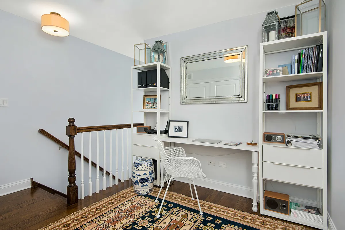 Building Photo - 843 W Lill Ave #3