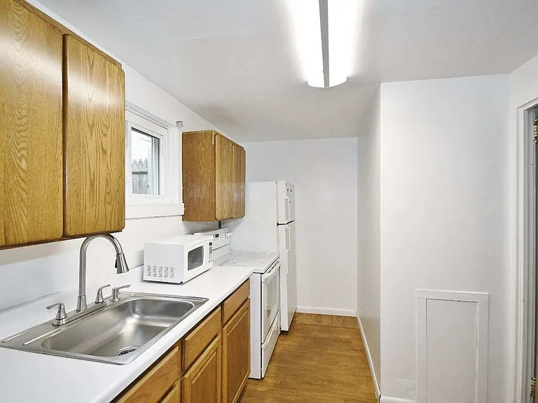 1423 Ridge Ave — Photo 10