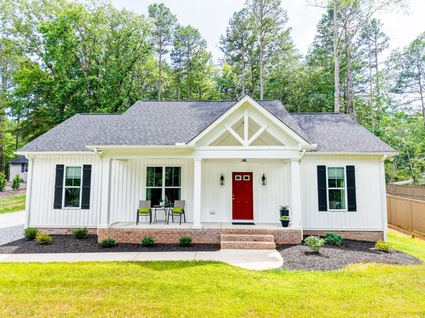 762 Lakefront Dr, Clarksville, VA 23927