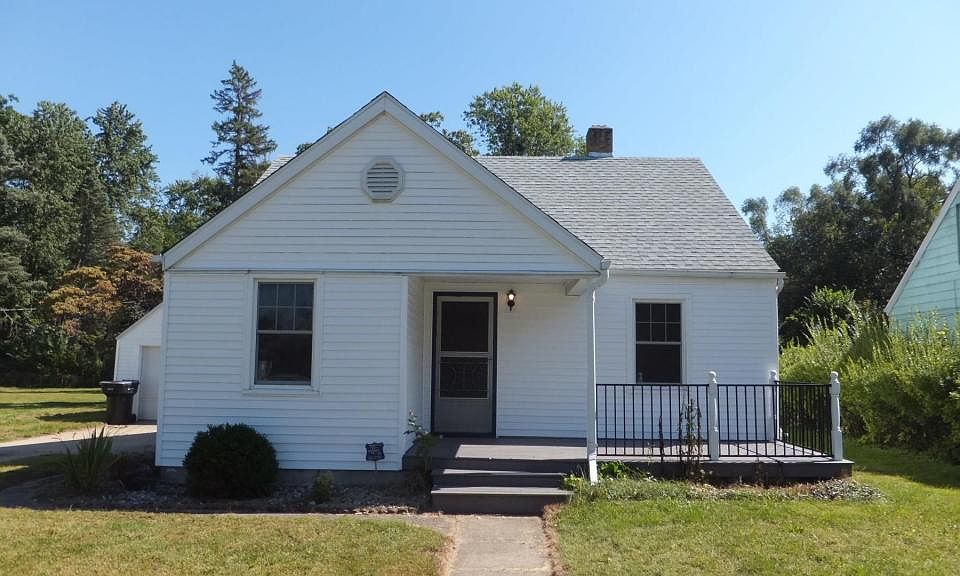 1st image of 52140 Myrtle Ave