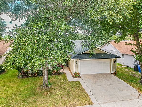 3rd image of 8753 Hampden Dr