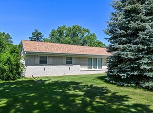 8048 N Greenview Ct, Brown Deer, WI 53223