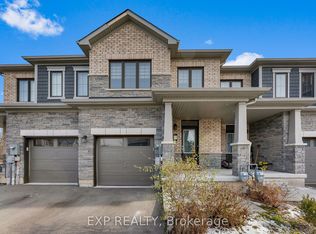 8273 Tulip Tree Dr #15, Niagara Falls, ON L2H3S8