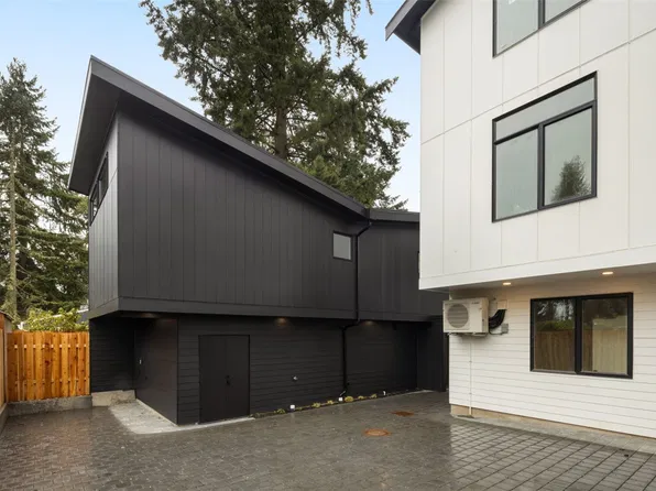 14039 Densmore Avenue N, Seattle, WA 98133