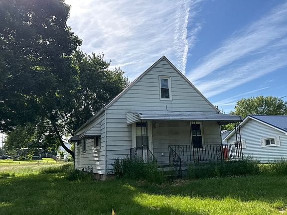 3rd image of 611 Orris Rd
